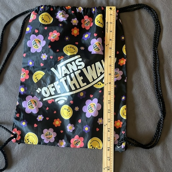 VANS Benched Bag Drawstring Backpack Unisex Shoulder Bag Black Floral Smiley - Picture 10 of 11